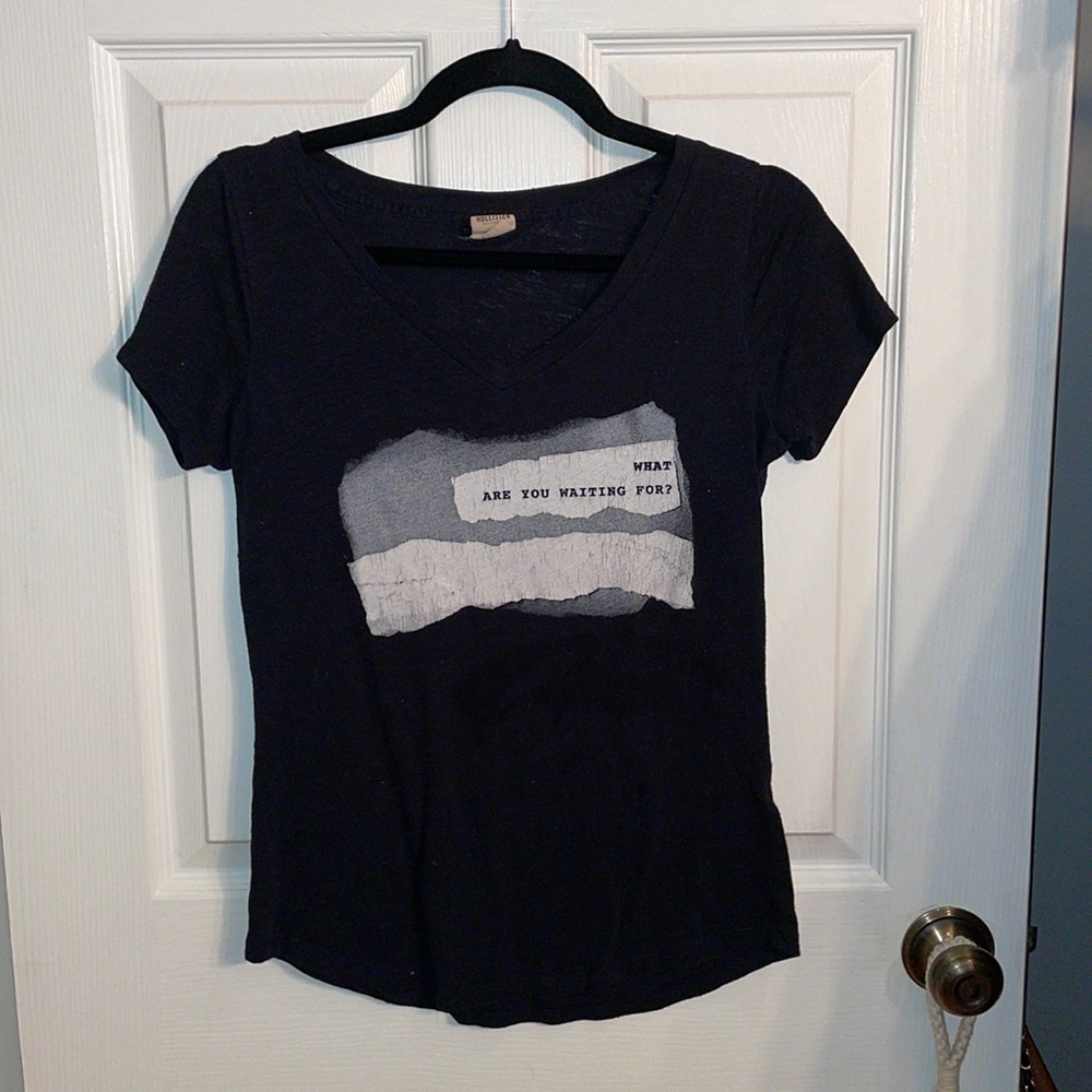 Hollister t-shirt